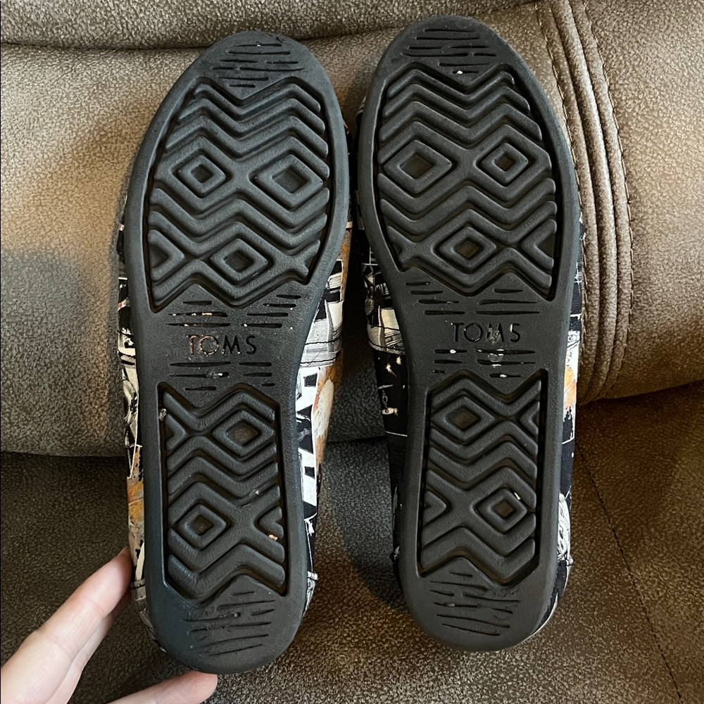 Star Wars Death Star TOMS Slip On Shoes - Picture 8 of 9